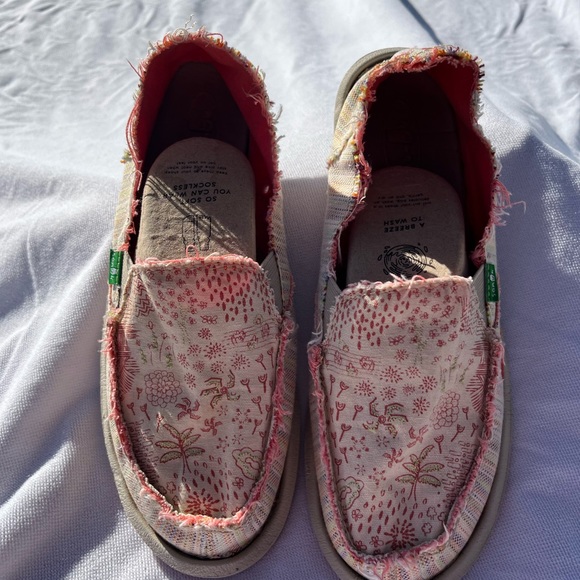 Sanuk Casual Frayed Shoe in Cream & Peach Design - Picture 3 of 6